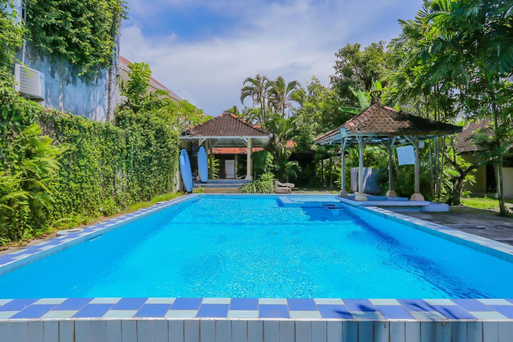 Oyo 4012 Ari Beach Inn Kuta Lombok Exterior foto