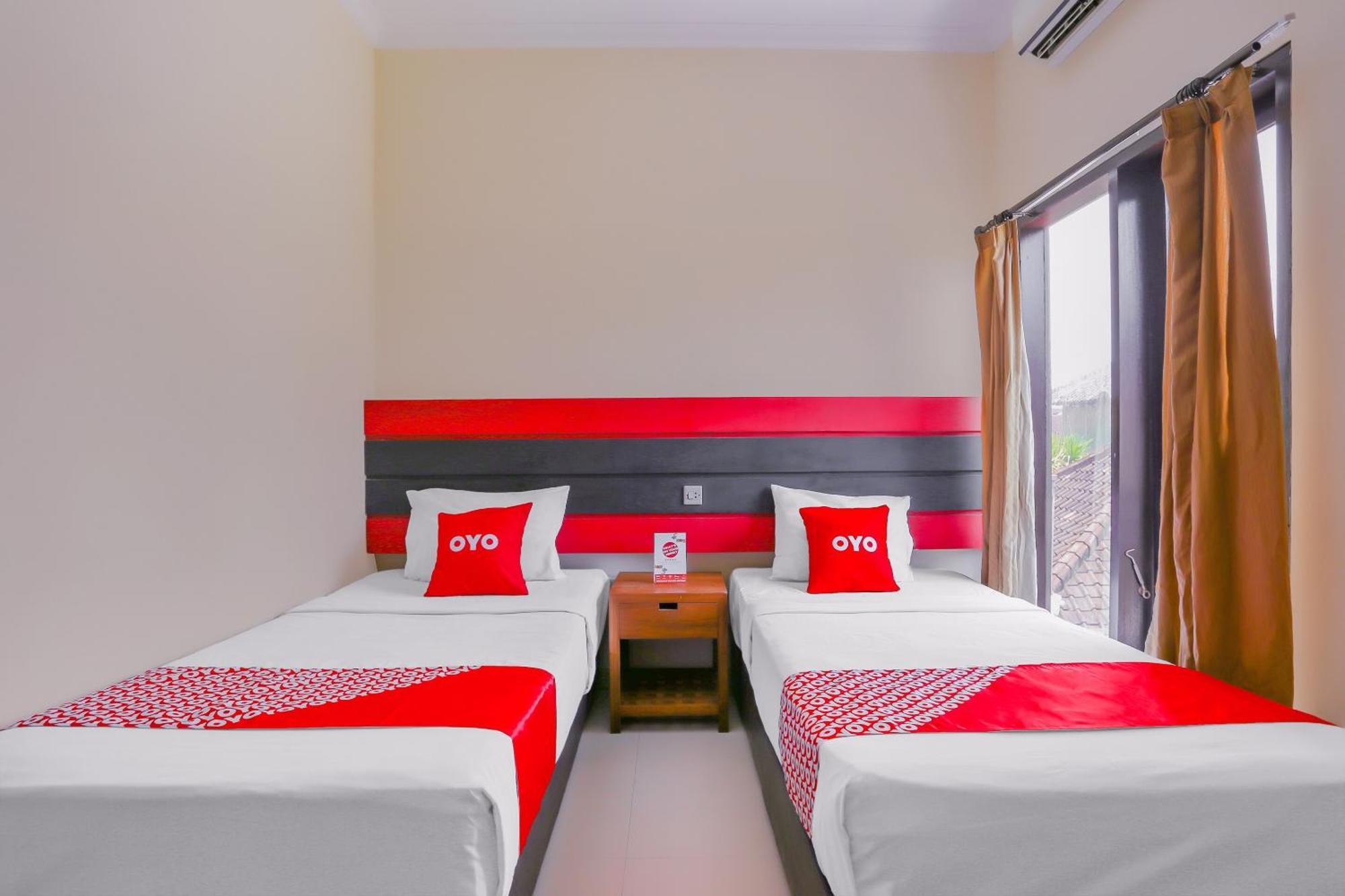 Oyo 4012 Ari Beach Inn Kuta Lombok Exterior foto